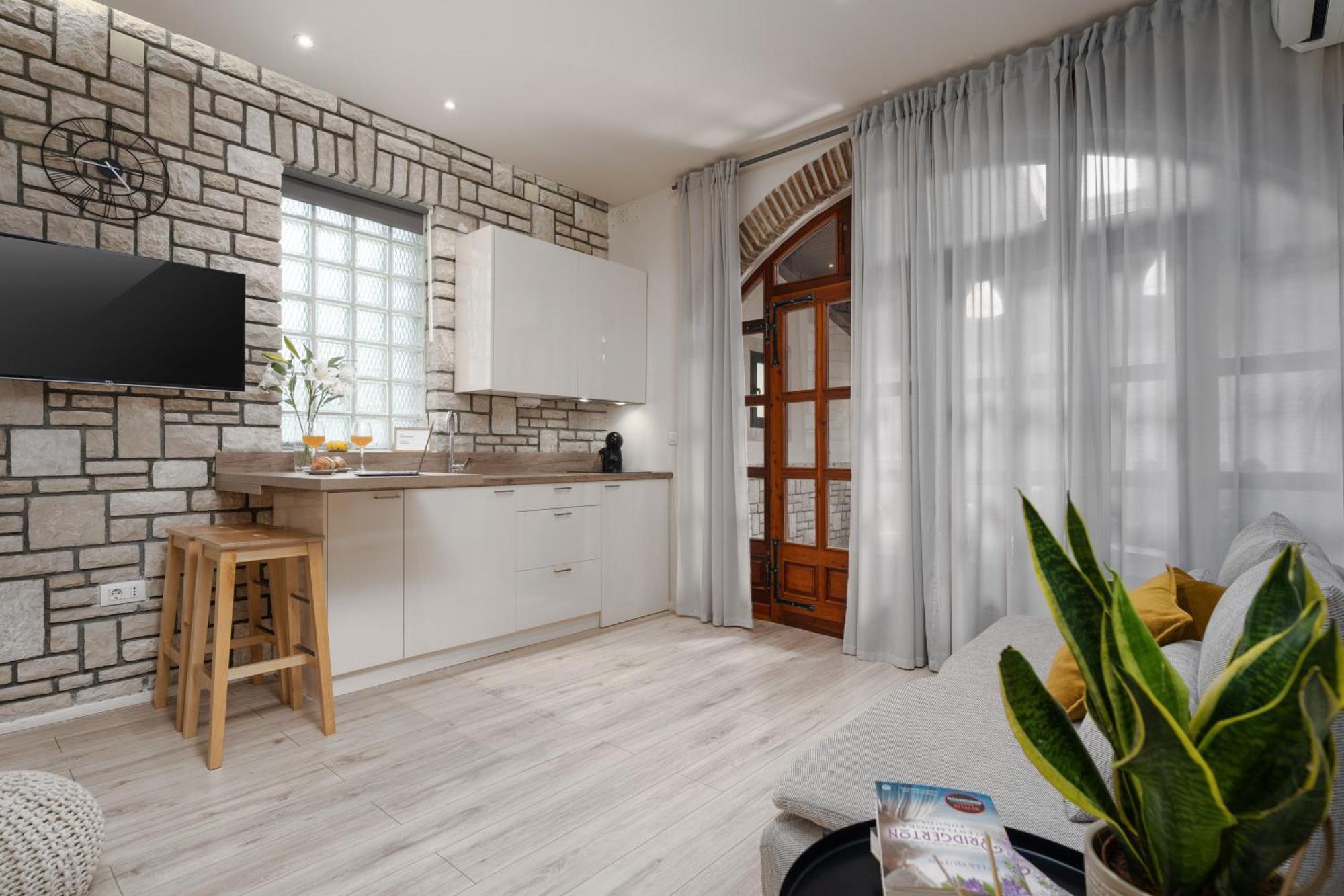 Luxe Studio Mr.M 2 Пула Екстериор снимка
